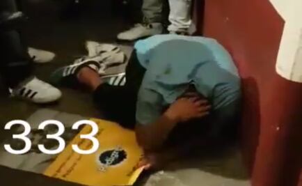 Presuntos "justicieros" golpean a sujeto por robar en el Barrio de Santa Julia