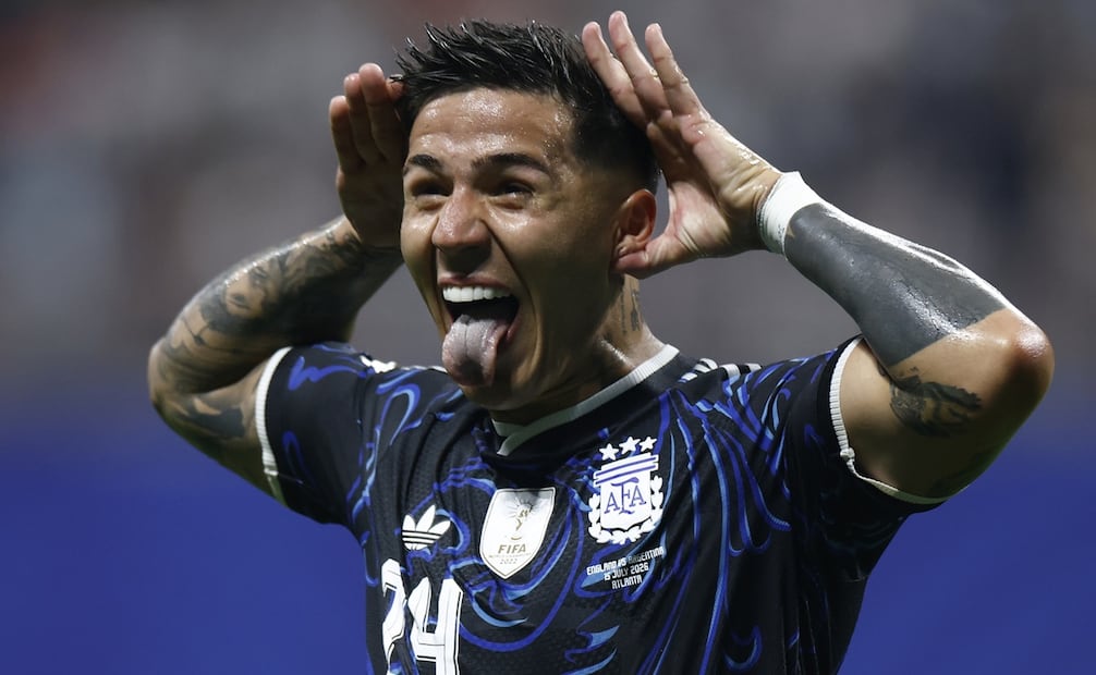 Argentina vence a Inglaterra 2-1. FOTO: EFE