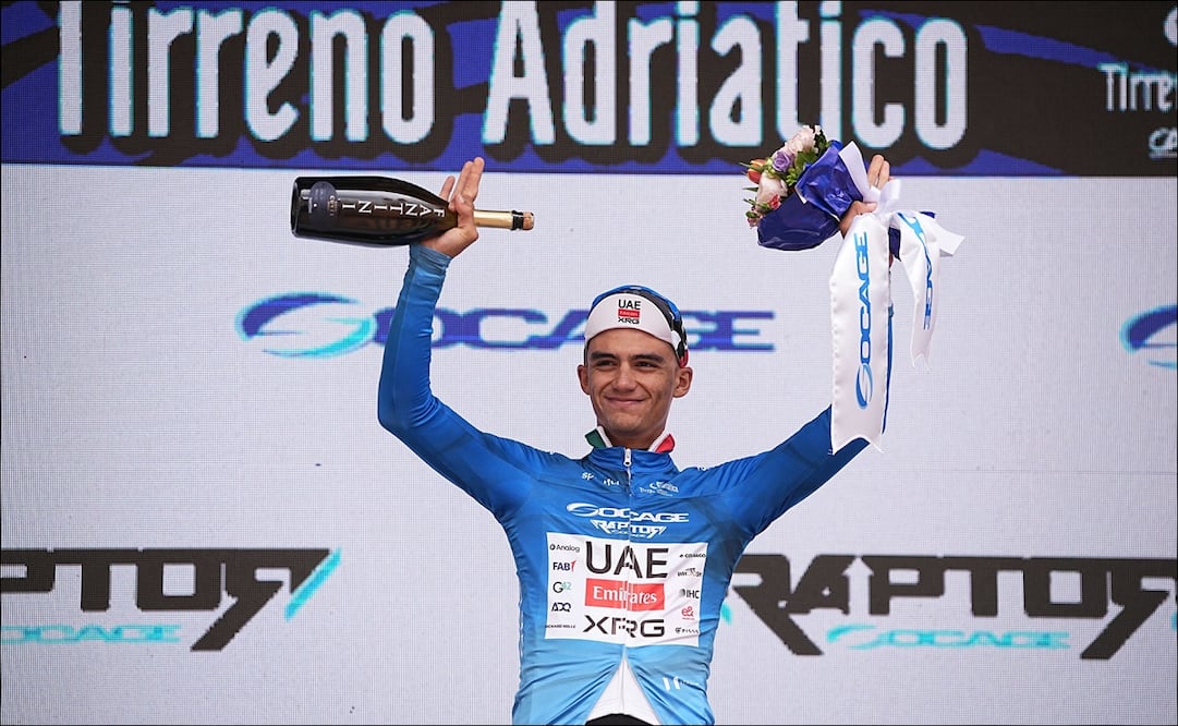 Isaac del Toro lidera en Italia / Foto: AP