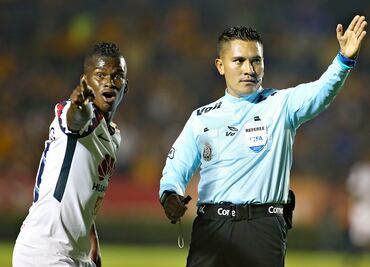 Afición de América abuchea a Darwin Quintero
