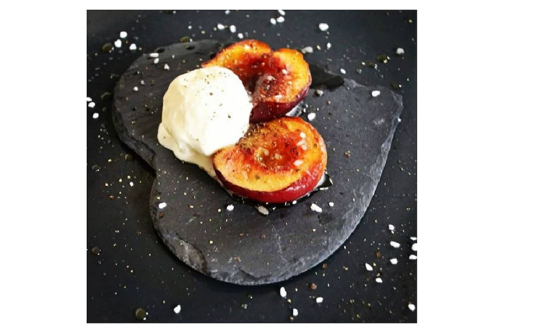 #RECETA Duraznos horneados con mermelada de frambuesa / Fotos: tomada del Instagram @kylieaver