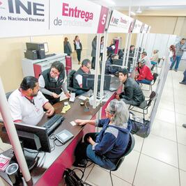 INE evalúa a 10,976 aspirantes para 97 plazas