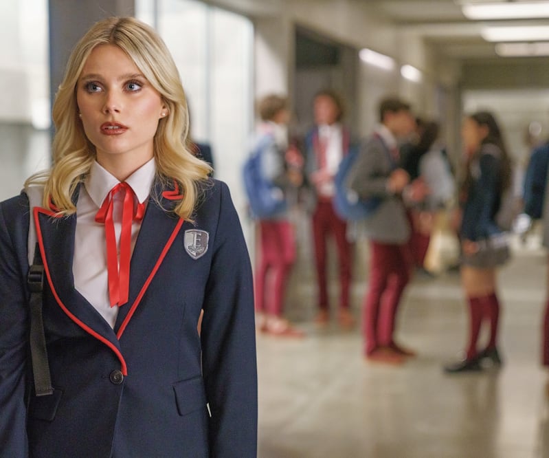 Isadora Artiñán (Valentina Zenere) es abusada sexualmente y se enfrentará al trauma y las afectaciones que un suceso así ocasiona. Foto:Netflix