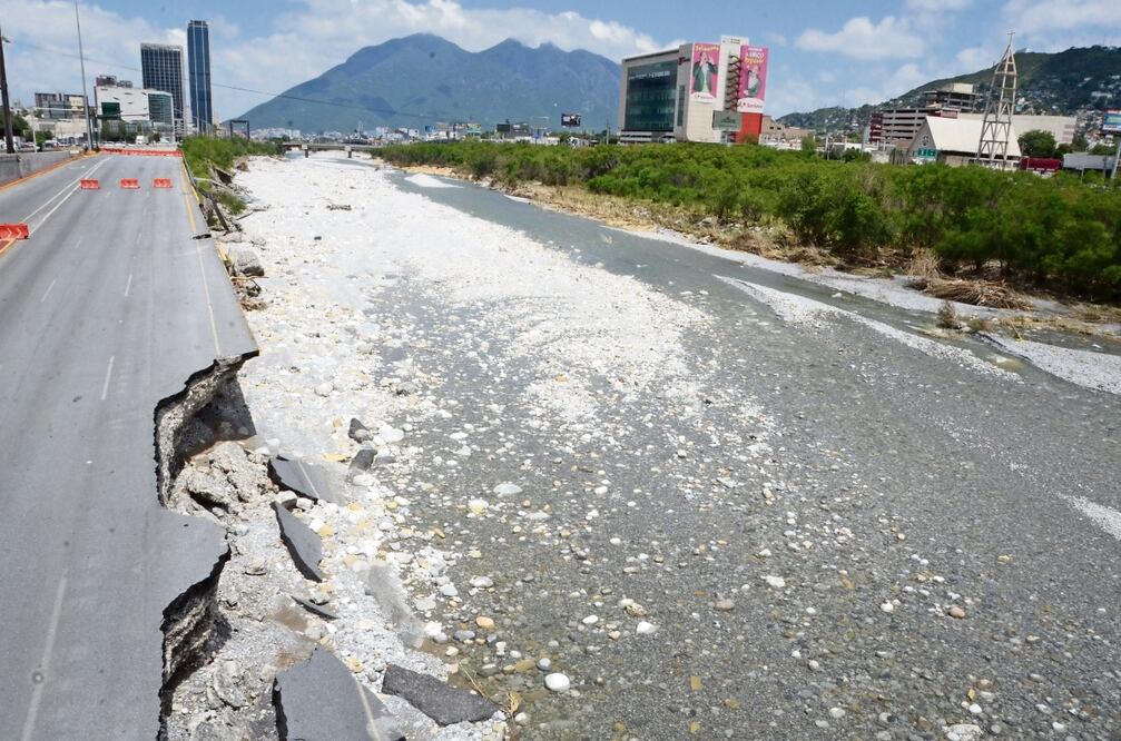 En Monterrey, Nuevo León, se emitió la declaratoria de emergencia ante las afectaciones por las inundaciones dejadas tras el paso del huracán Alberto. Foto: de Emilio Vásquez. El Universal