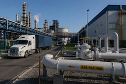 Moody’s advierte riesgos en CFE, pero México conserva una ventaja clave: gas asequible de EE.UU.