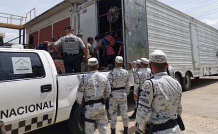 Rescatan a 93 migrantes abandonados dentro de un tráiler en Chiapas
