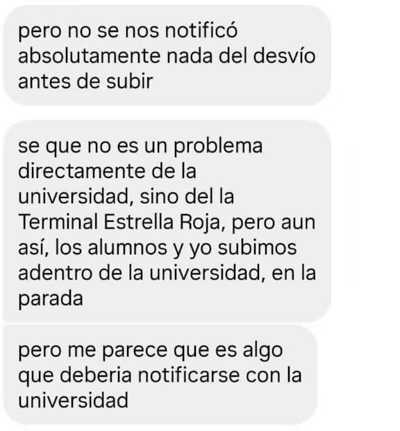 Conversación con una de las estudiantes de la UAEM abordo de un autobús de Transporte Ruta que cambió de destino sin previo aviso. Foto: Especial