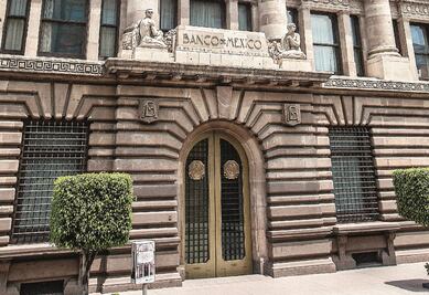 Monreal critica reacción de Banxico, pero promete mayor análisis a la reforma