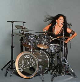La percusionista Sheila E. reinventa 'Bemba colorá' en homenaje a Celia Cruz