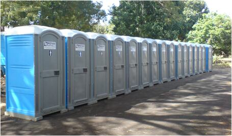 Acceden a limpiar letrinas por Wifi gratis