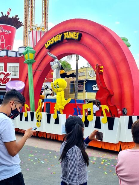 Six Flags México: comienza el Festival de Looney Tunes y la Liga de la Justicia