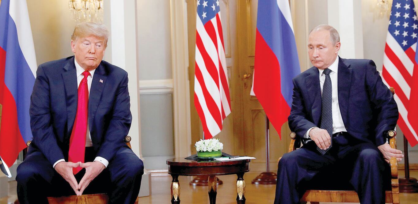 Los presidentes de EU, Donald Trump, y de Rusia, Vladimir Putin, durante una reunión en Helsinki, en julio de 2018. ARCHIVO. REUTERS