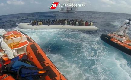 Italia recupera cinco cadáveres y salva a 650 migrantes en el Mediterráneo