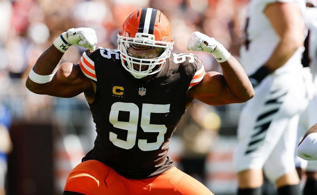 Myles Garrett celebra en el terreno de juego | FOTO: @nflfocus
