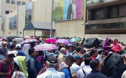 Dissident teachers demand access for their positions in Televisa