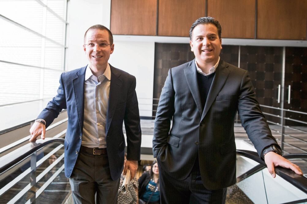 Ricardo Anaya, aspirante a la Presidencia de la República por la coalición Por México al Frente —que integran PAN, PRD y MC—, camina junto a Damián Zepeda en el foro La Escuela que Queremos, organizado por Mexicanos Primero (CRISTOPHER ROGEL BLANQUET)