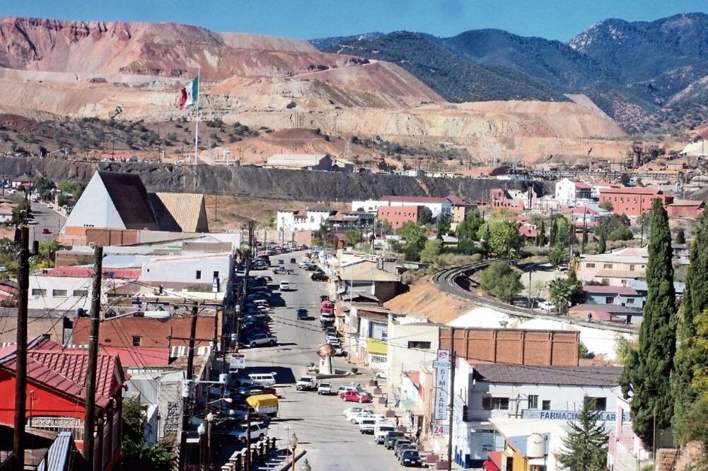 La iniciativa plantea garantizar recursos que beneficien a 10 millones de habitantes del país que se ubican en las zonas mineras (ARCHIVO EL UNIVERSAL)