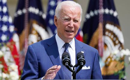 Biden evalúa volver obligatoria vacunación contra Covid para empleados federales