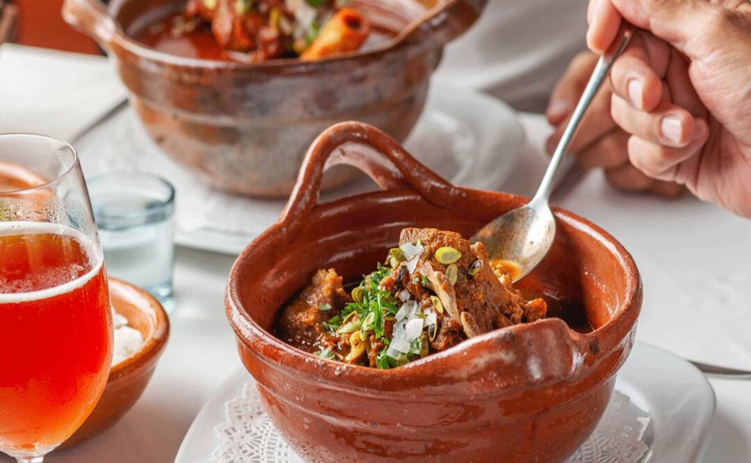 Mole de caderas, un plato de temporada que puedes disfrutar en Puebla, Oaxaca y Guerrero / Foto: Carlos León