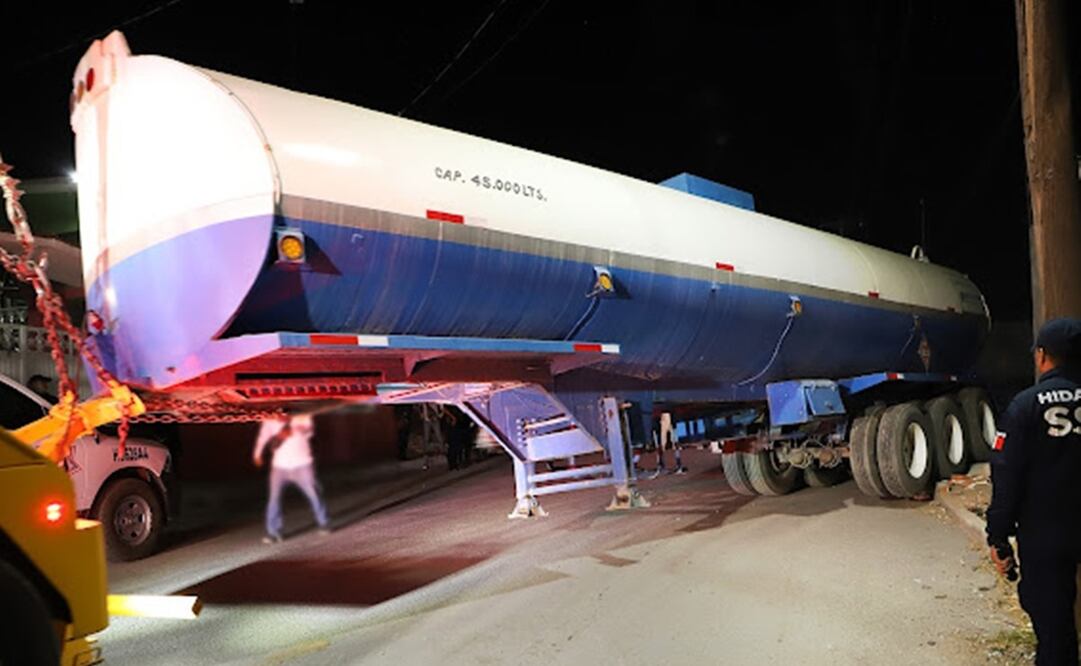 Tras un cateo en Acayuca, Hidalgo, fueron detenidos dos sujetos y decomisados 80 mil litros de combustible de procedencia ilícita. (FOTO: especial)