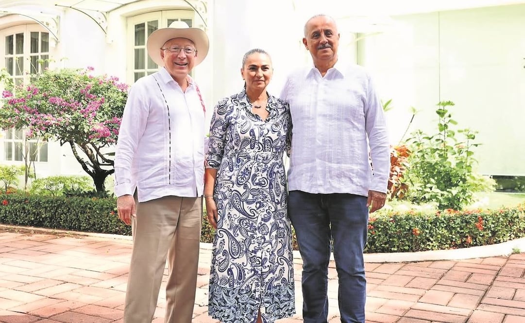Ken Salazar (izq.) visitó Tabas- co, donde se reunió con el go- bernador Carlos Merino (der.). Foto: Tomada de twitter