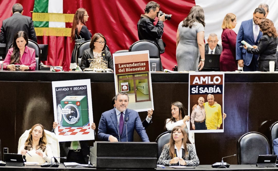 La oposición aprovechó la sesión en la que se aprobó la ley antilavado para denunciar el caso de Alfonso Romo. Foto: Hugo Salvador / EL UNIVERSAL