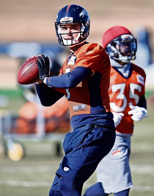 El pasador fue tentado por Houston con 18 mdd por temporada (DAVID ZALUBOWSKI. AP)