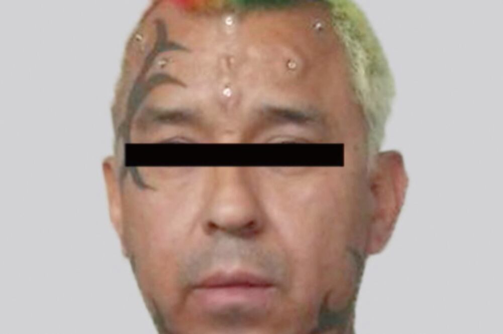 Actuación. El Gran Fakir realizaba presentaciones extremas, se suspendía de ganchos incrustados en su piel. (CORTESÍA)