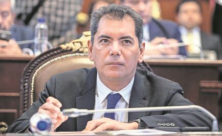 Acusan a titular de finanzas de "voltear bandera"