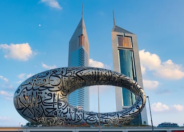 5 edificios únicos, extravagantes y emblemáticos de Dubái