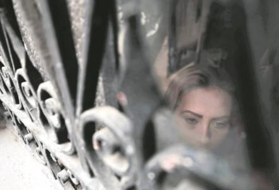 Escorts afrontan extorsión del crimen y de malos policías 