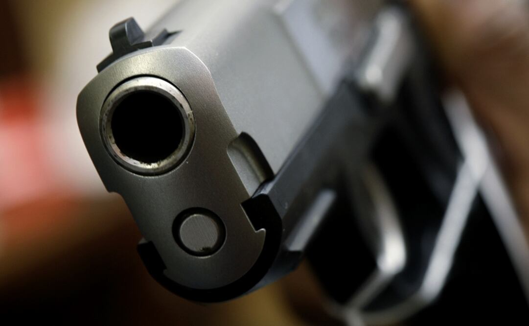 In its Article 10, the decree states that the domestic use of weapons banned by Federal Law and those reserved for Mexico’s armed forces will be prohibited - Photo: Matt Rourke/AP