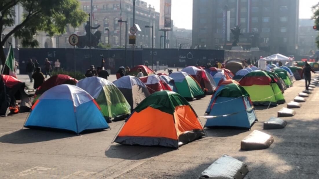 Amparo permite a manifestantes del FRENAAA llegar hasta el Zócalo