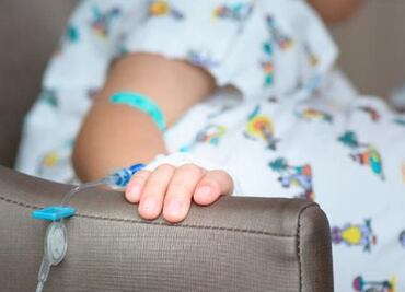 Padres de niños con cáncer reclaman desabasto de medicamentos; “de nada sirven 6 mil pesos de apoyo”, acusan