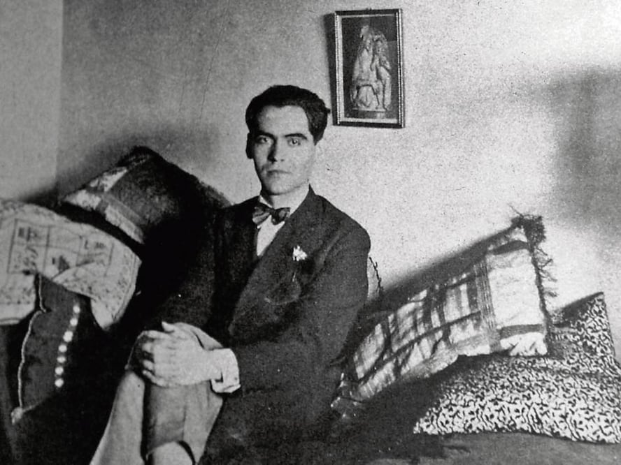 En la imagen, el escritor en su casa de Granada en 1925. Archivo El Universal- Foto Catálogo de la muestra Federico García Lorca 1898-1936.