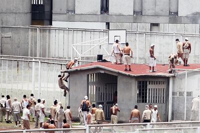 Por semana mueren dos reos en prisiones del DF