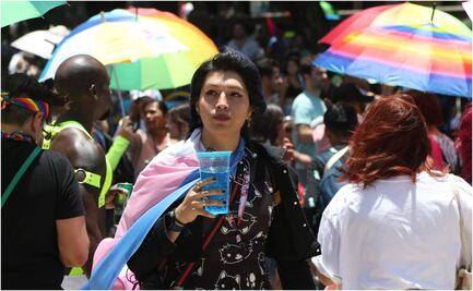 Vendedores de cerveza hacen "su agosto" durante marcha LGBT+ y convierten a la CDMX en la cantina más grande del 2023