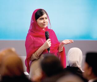 Slim invita a Malala a platicar con jóvenes becarios