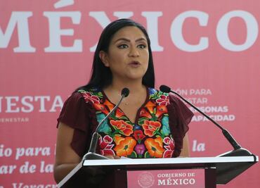 Inicia entrega de tarjetas del Banco del Bienestar para pensiones a mujeres y adultos mayores