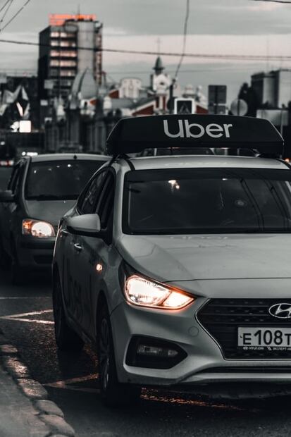 ¿Sin chamba? Conoce qué tipo de autos acepta Uber