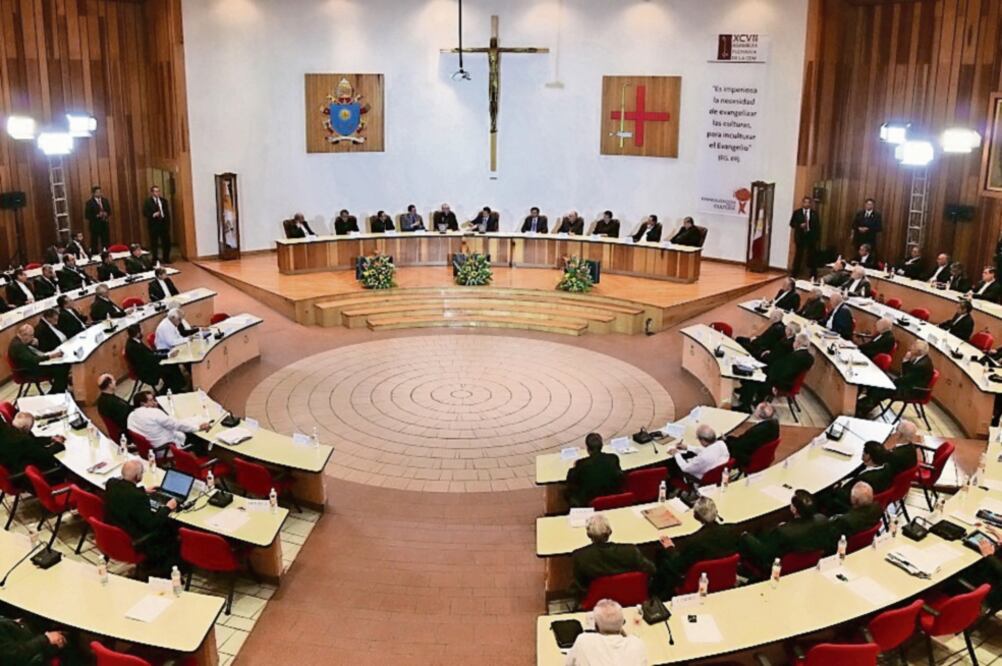 La Conferencia del Episcopado Mexicano, que reúne a más de 100 obispos del país, considera que las instituciones se convierten en espacios de arribismo. (ARCHIVO EL UNIVERSAL)