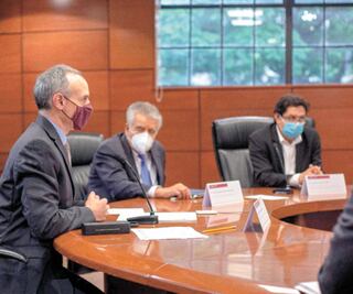 Comité de científicos evaluará vacuna rusa