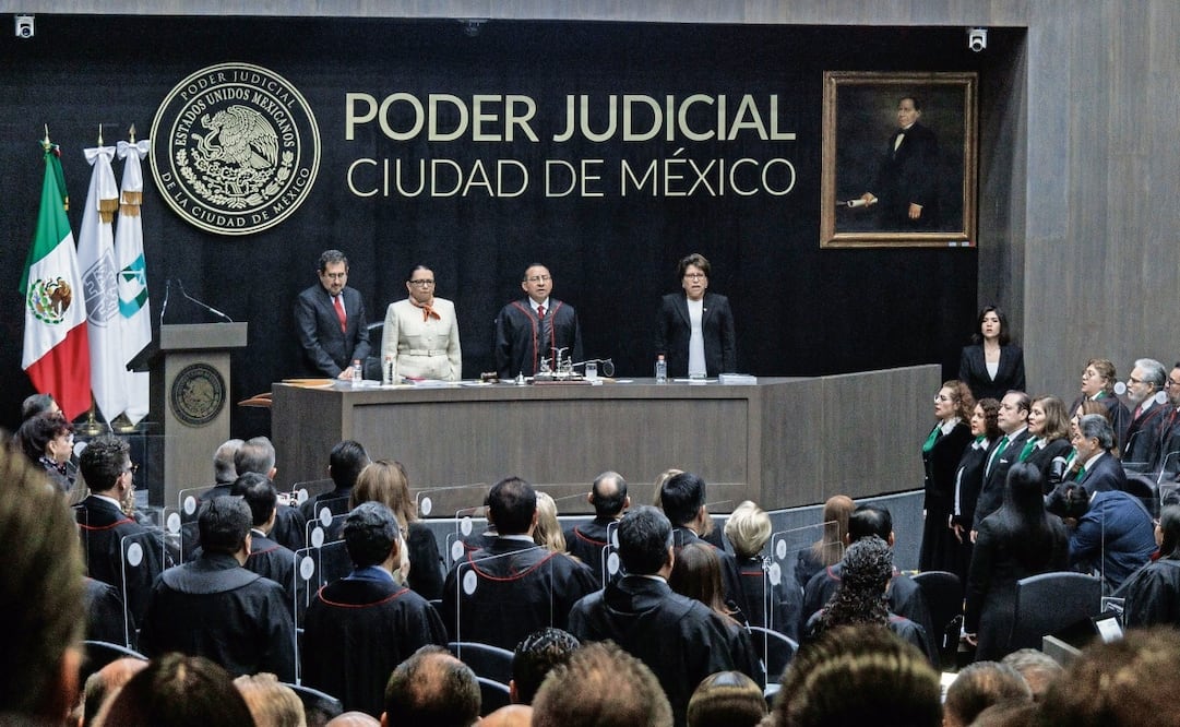 Rafael Guerra hizo un llamado a “renovar los votos” con los principios de prudencia, justicia, valor y libertad, para fomentar la paz social en la CDMX. Foto: Yaretzy M. Osnaya / EL UNIVERSAL