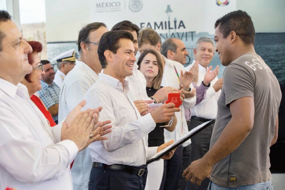 Al encabezar el evento Familia Infonavit, el presidente Enrique Peña Nieto destacó que México es un destino confiable en el que la oferta turística se está ampliando, gracias a los inversionistas nacionales y extranjeros (PRESIDENCIA)