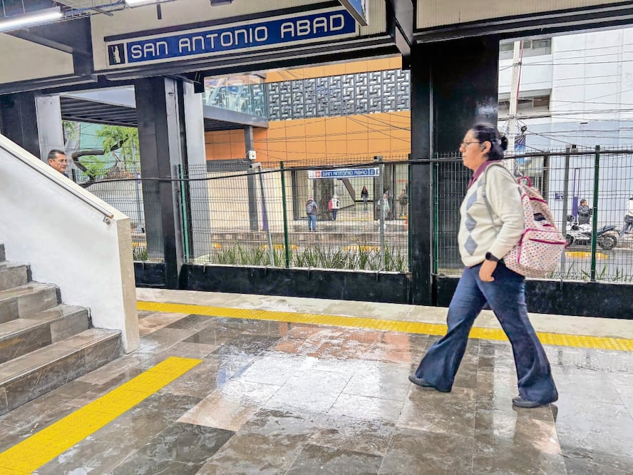Se ampliarán las bajadas pluviales en la estación San Antonio Abad, aseguró el titular de la Sobse. Foto: Santiago Cadena / EL UNIVERSAL