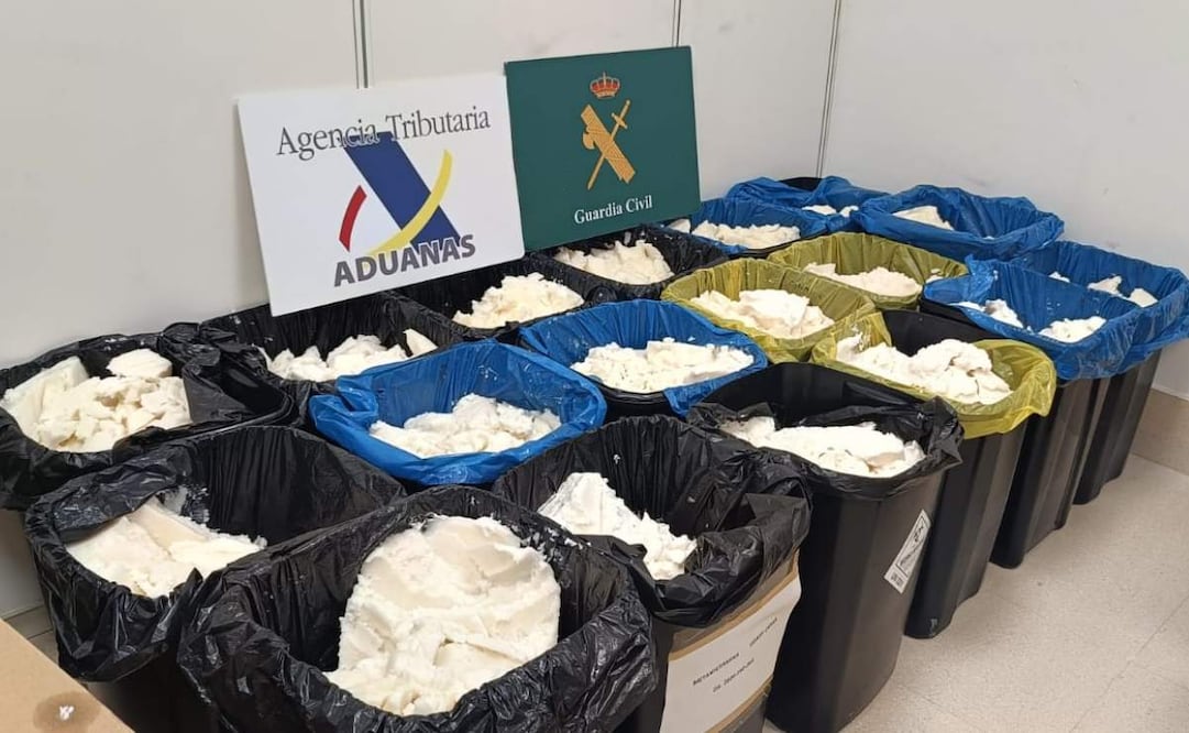 Guardia Civil española incauta metanfetamina oculta en aceite de coco en Madrid. (23/03/26) Foto: x @interiorgob