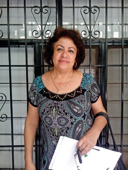 María Josefina comenta que carece de recursos hasta para comer, ya que dejó de trabajar para dedicarse a los asuntos legales (DAVID CARRIZALES. EL UNIVERSAL)