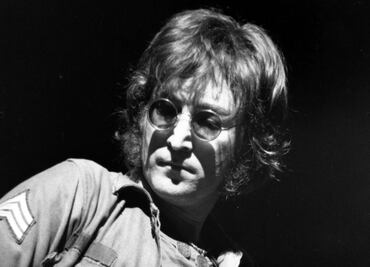 Muerte de John Lennon: lo celebran con flores, manzanas y música