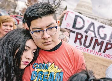 Corte de apelación de EU falla a favor de mantener programa DACA