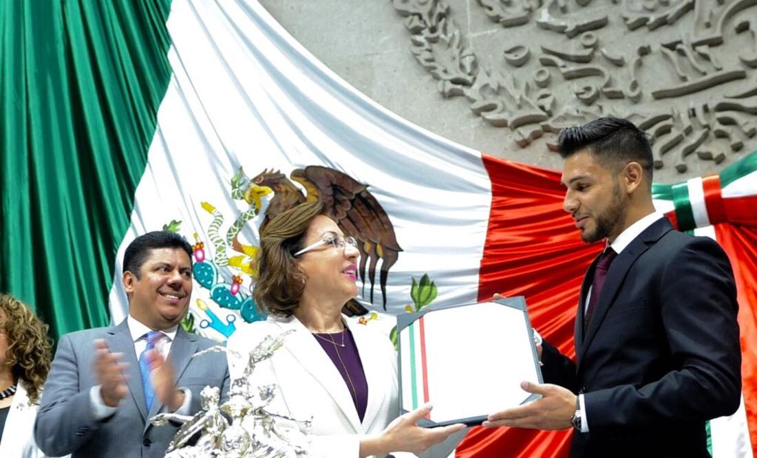 El joven de Chihuahua ganó en 2014 la categoría en el reality show estadounidense The Ultimate Fighter: América Latina. /Especial - Cámara de Diputados